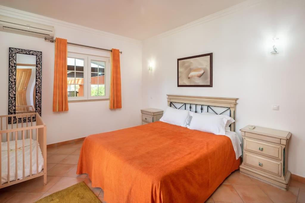4 Bedrooom Private Ribeiro I Pool, Bbq, Ac, Wifi, Villa Albufeira