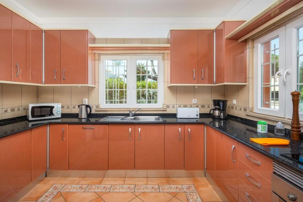 4 Bedrooom Private Ribeiro I Pool, Bbq, Ac, Wifi, *
